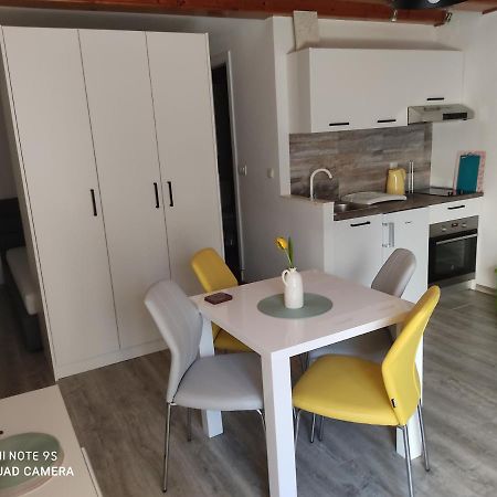 Fina M Studio Apartman Kali Zewnętrze zdjęcie