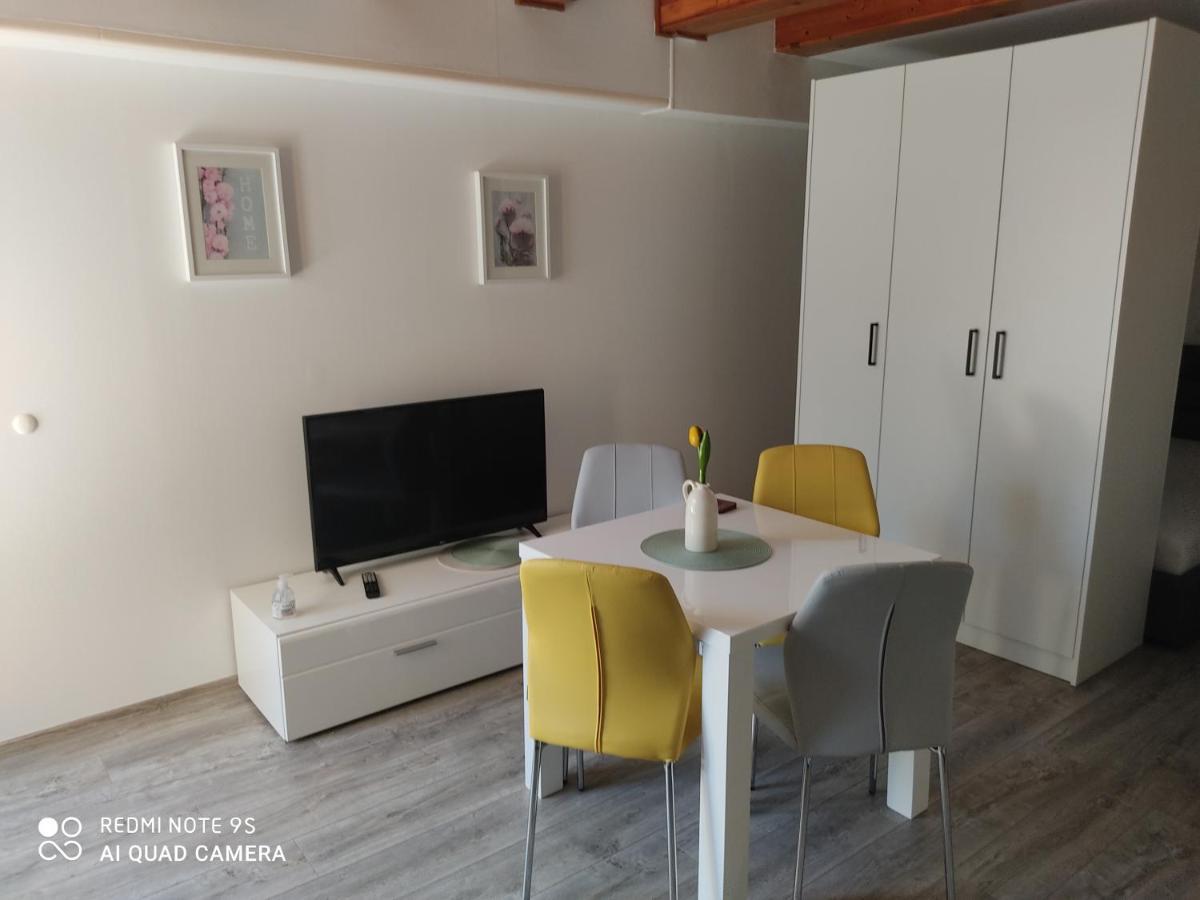 Fina M Studio Apartman Kali Zewnętrze zdjęcie