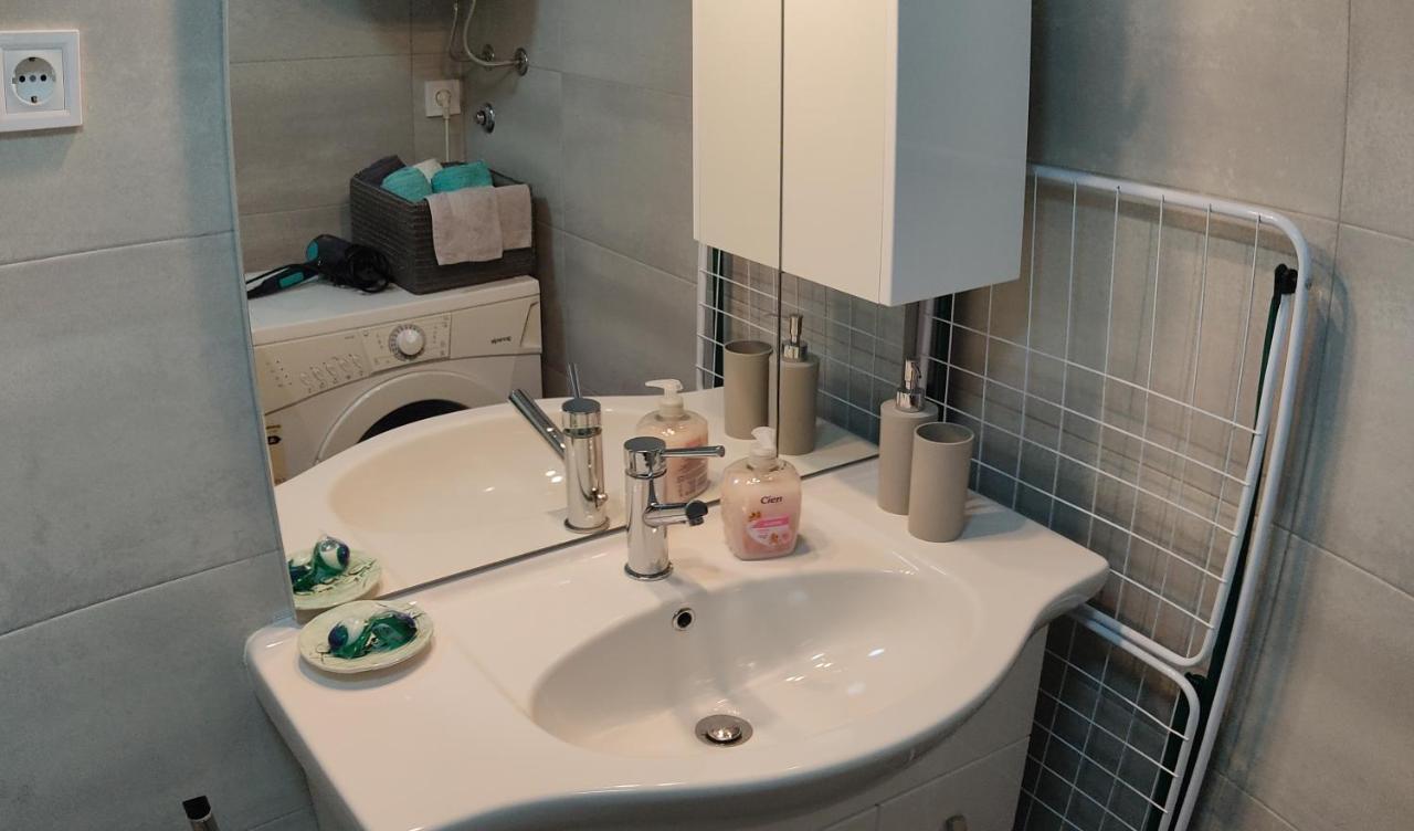 Fina M Studio Apartman Kali Zewnętrze zdjęcie