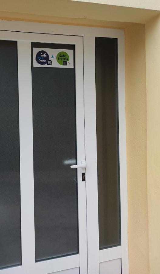 Fina M Studio Apartman Kali Zewnętrze zdjęcie